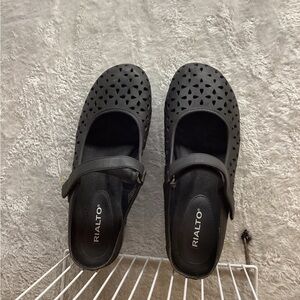 Rialto Black Cut-Out Mary Janes